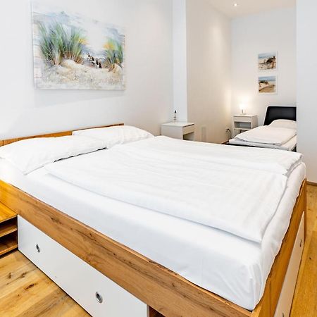 Budget Rooms West With Shared Kitchen เวียนนา ภายนอก รูปภาพ