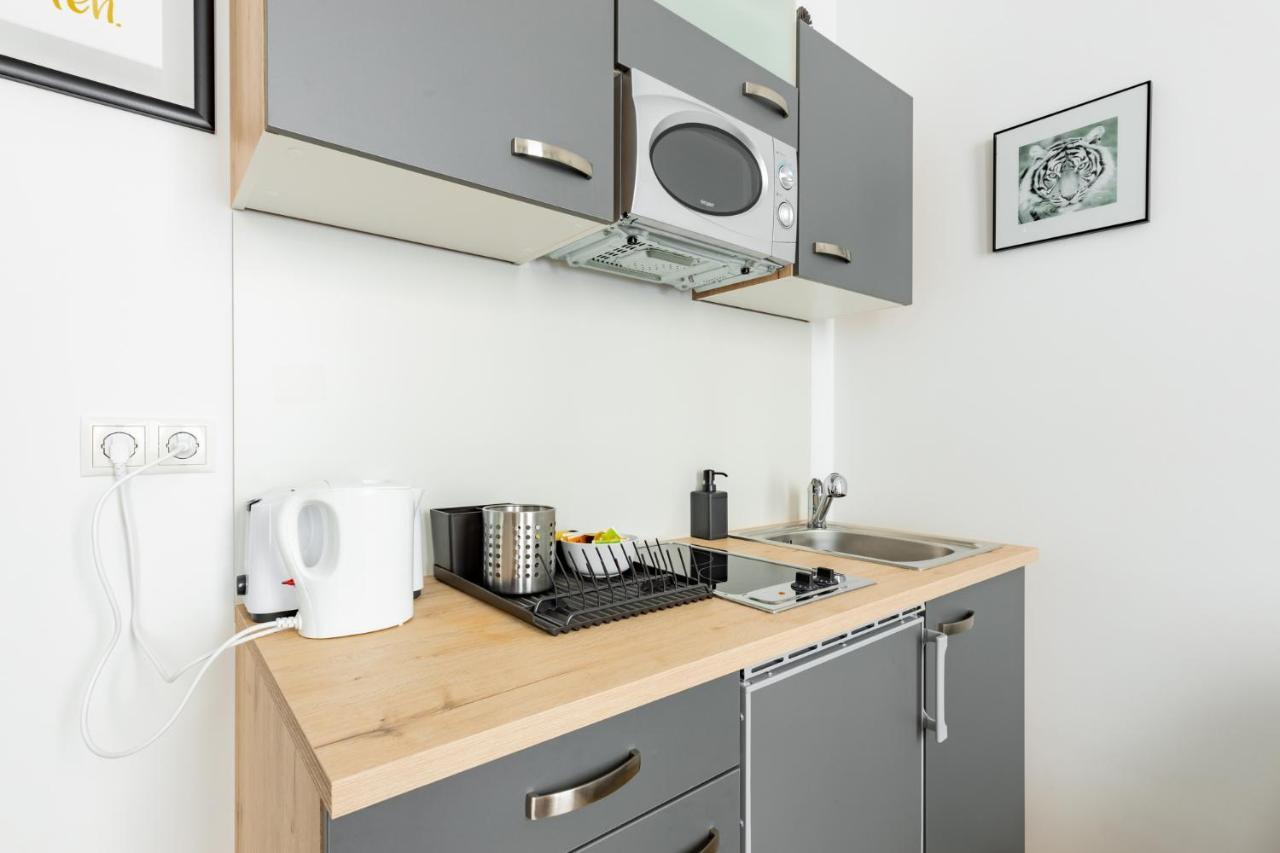 Budget Rooms West With Shared Kitchen เวียนนา ภายนอก รูปภาพ