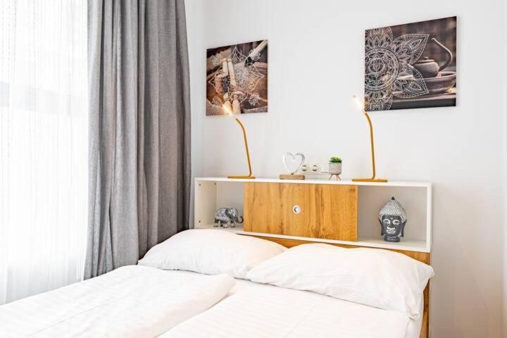 Budget Rooms West With Shared Kitchen เวียนนา ภายนอก รูปภาพ