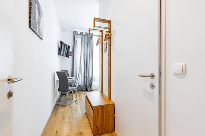Budget Rooms West With Shared Kitchen เวียนนา ภายนอก รูปภาพ