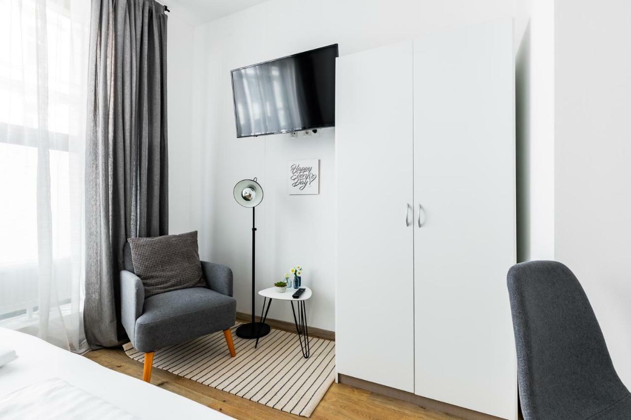 Budget Rooms West With Shared Kitchen เวียนนา ภายนอก รูปภาพ