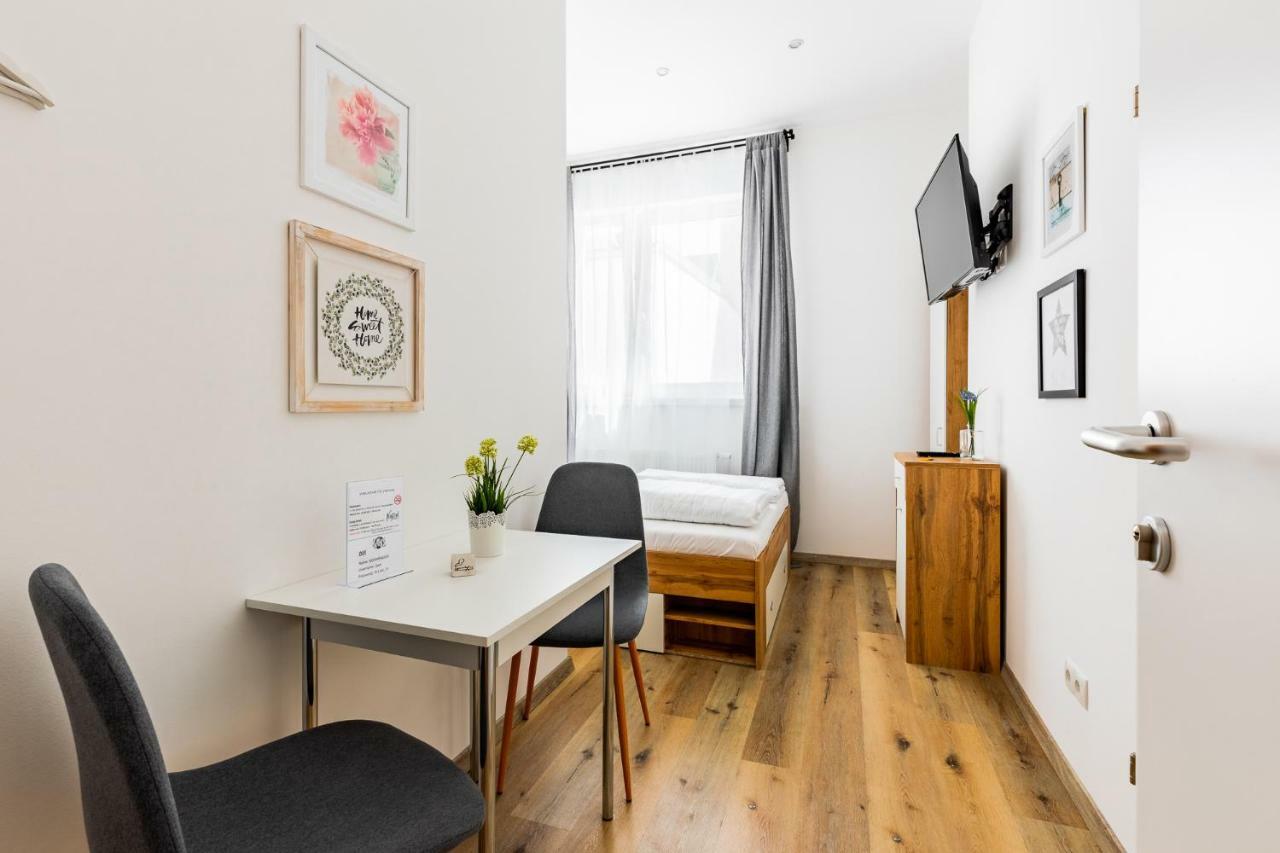Budget Rooms West With Shared Kitchen เวียนนา ภายนอก รูปภาพ
