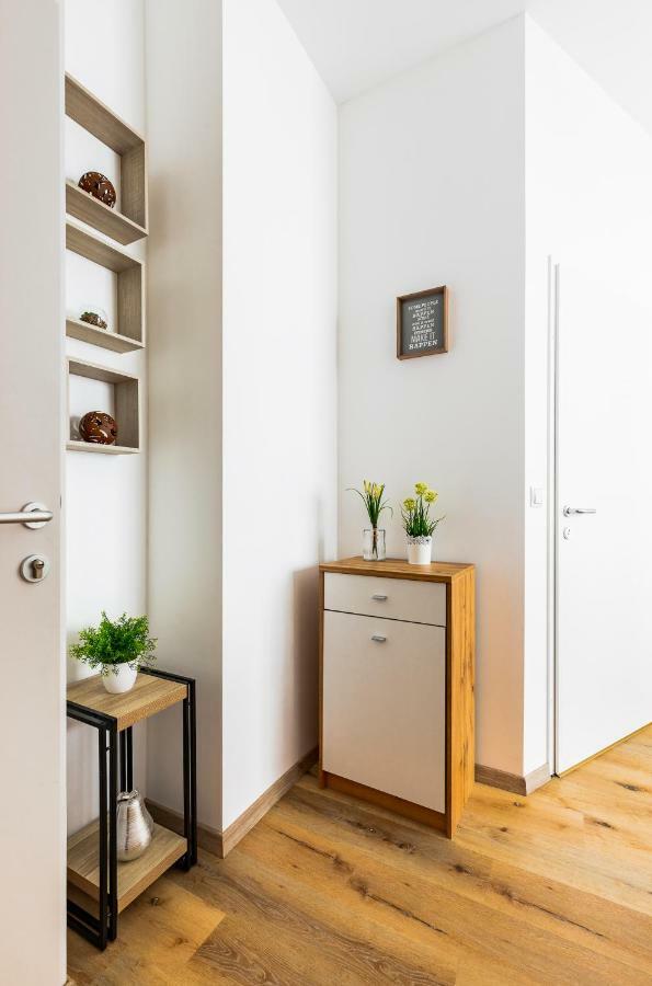 Budget Rooms West With Shared Kitchen เวียนนา ภายนอก รูปภาพ