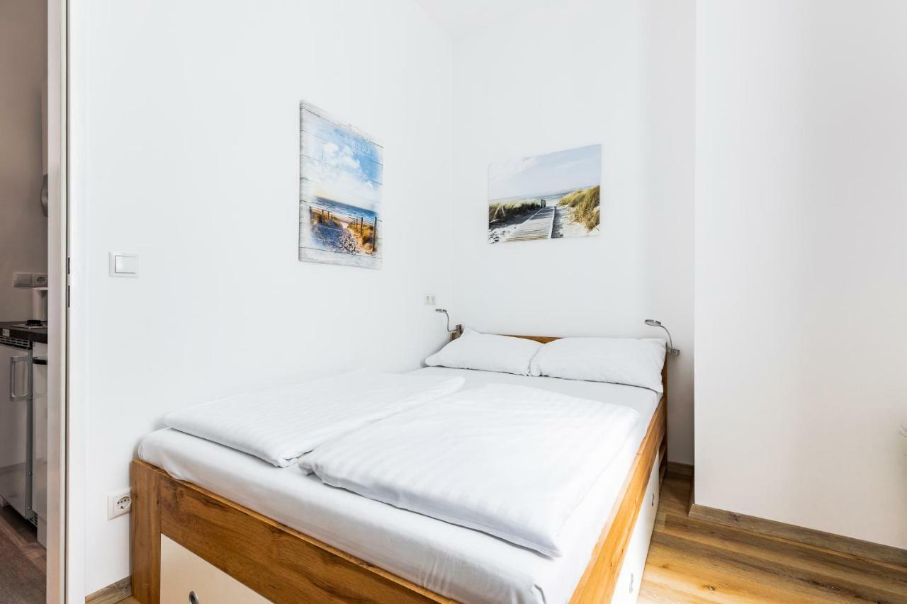 Budget Rooms West With Shared Kitchen เวียนนา ภายนอก รูปภาพ