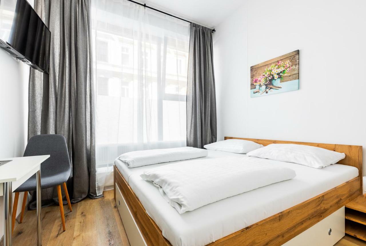 Budget Rooms West With Shared Kitchen เวียนนา ภายนอก รูปภาพ