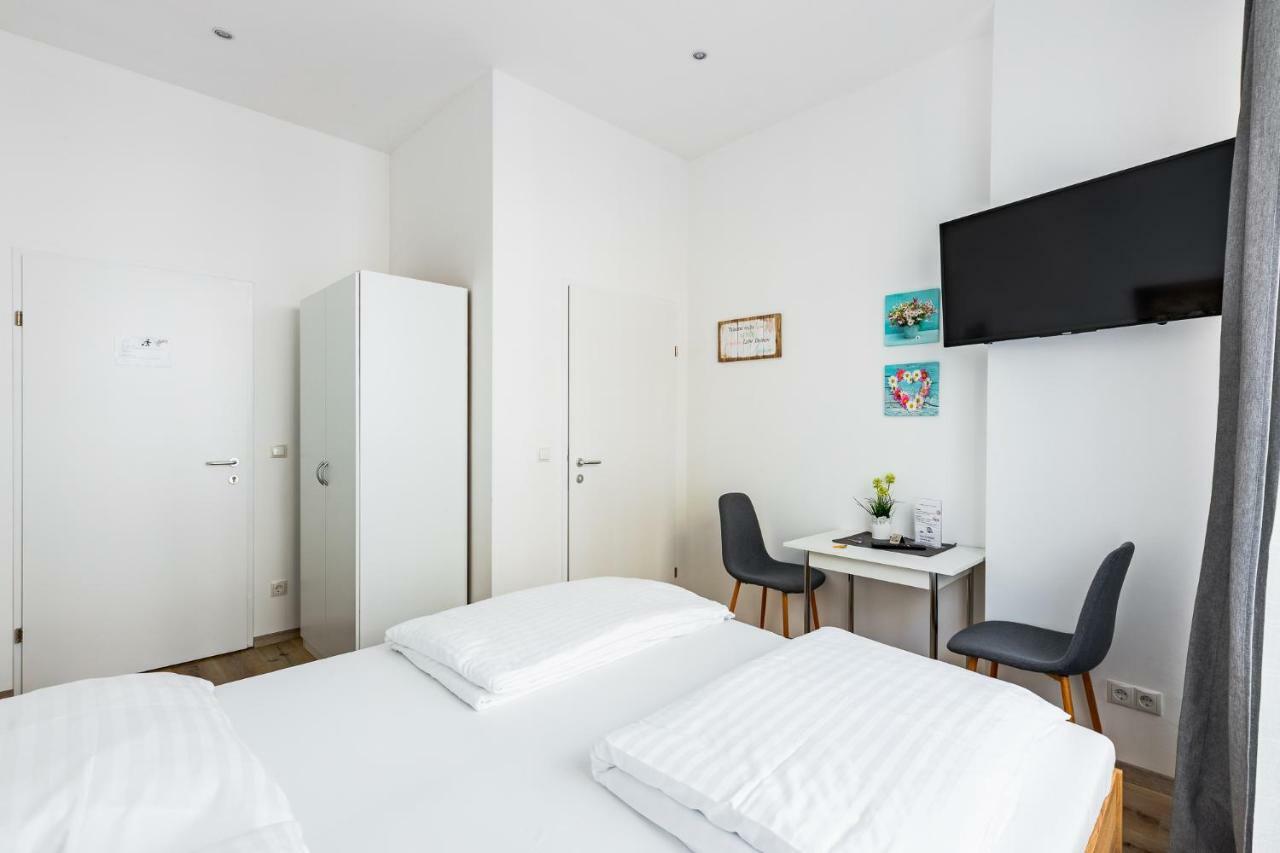 Budget Rooms West With Shared Kitchen เวียนนา ภายนอก รูปภาพ