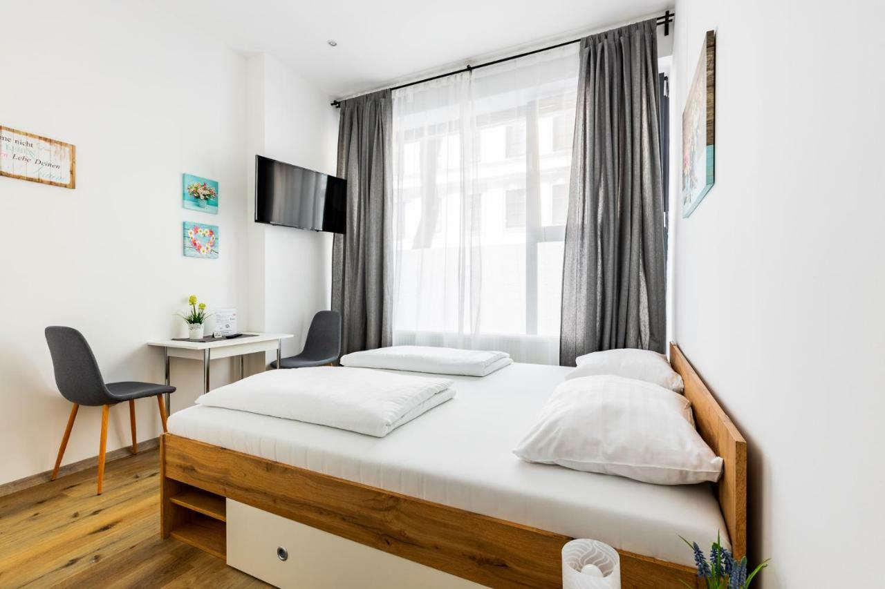 Budget Rooms West With Shared Kitchen เวียนนา ภายนอก รูปภาพ