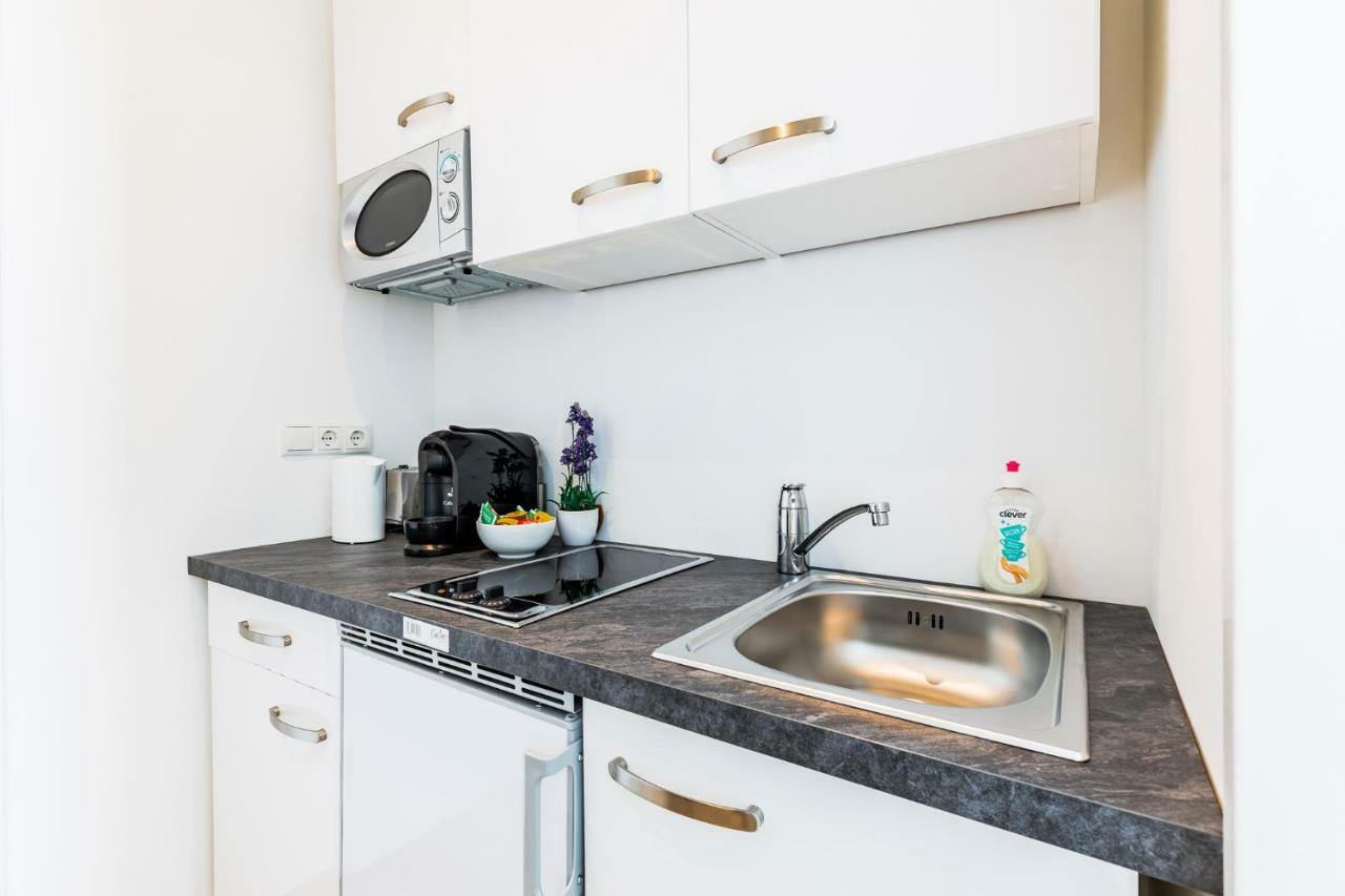 Budget Rooms West With Shared Kitchen เวียนนา ภายนอก รูปภาพ